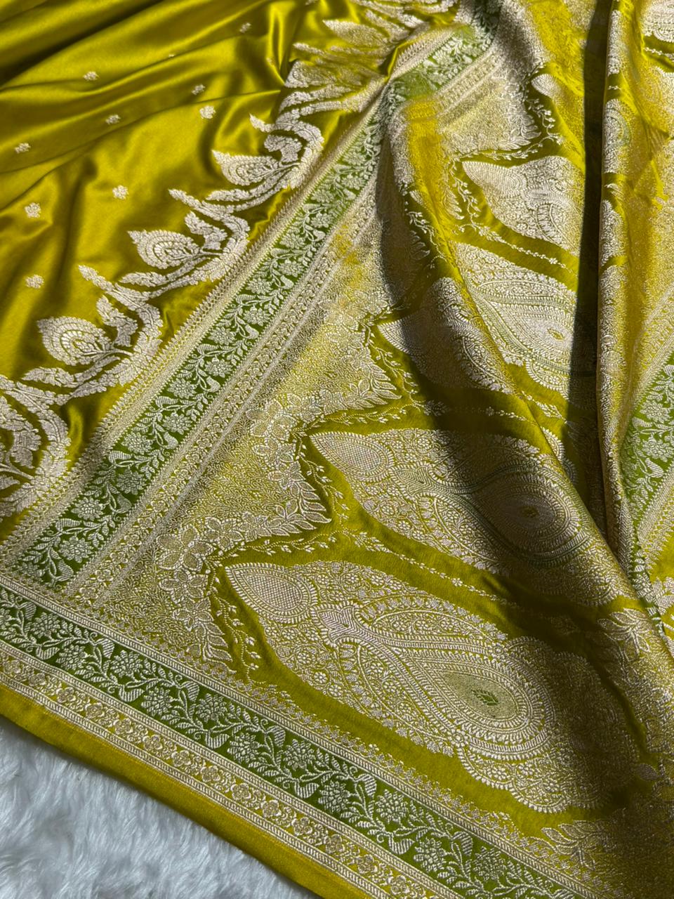 Mesmerising Liril Mahndi Colour Mashru Satin Silk Banarasi Saree MCS106