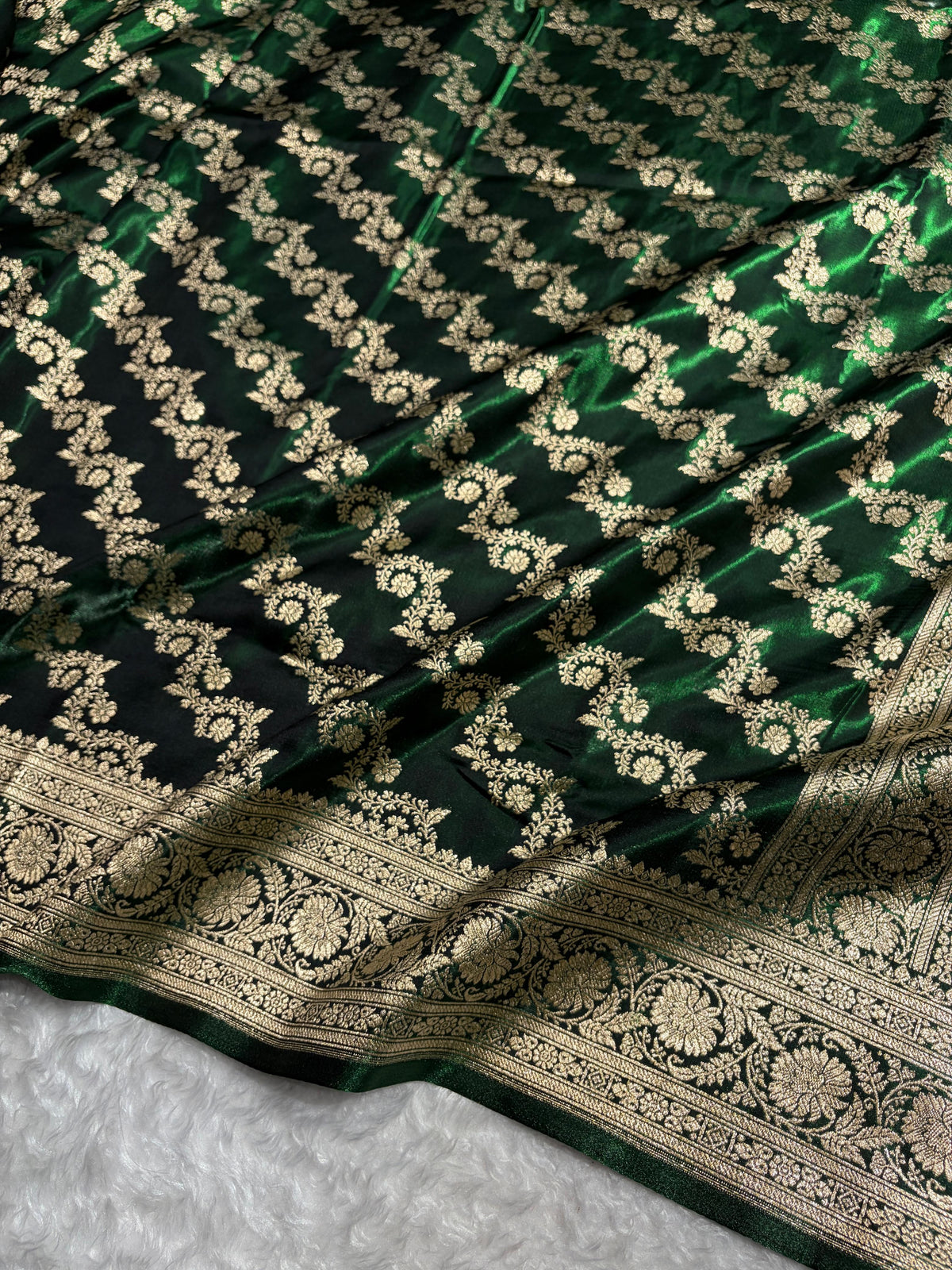 Bottle Green Shades Banarasi Satin Silk Saree SS32