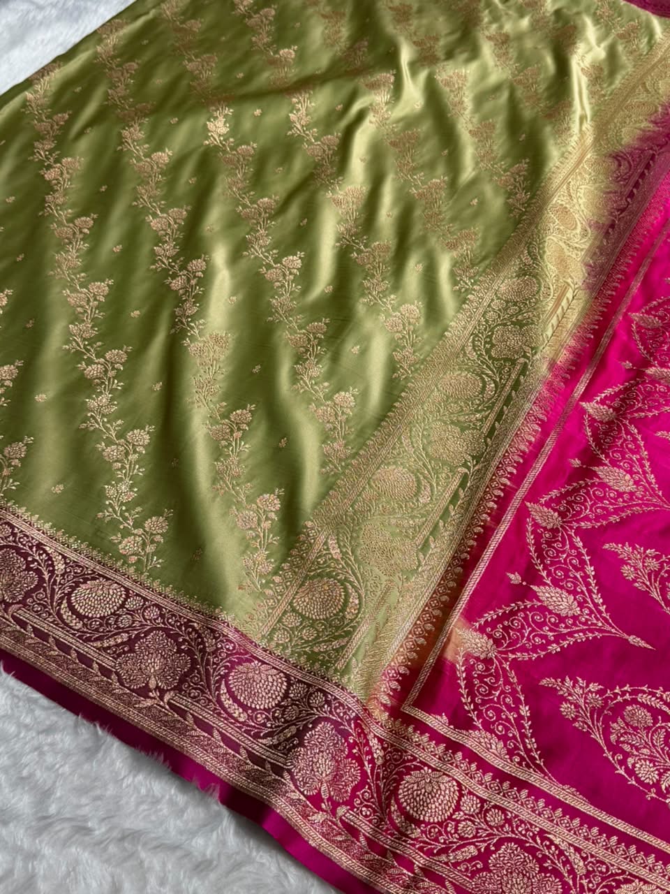 Mehendi \ Rani Contrast Satin Katan Saree Floral Cross Pattern SK156