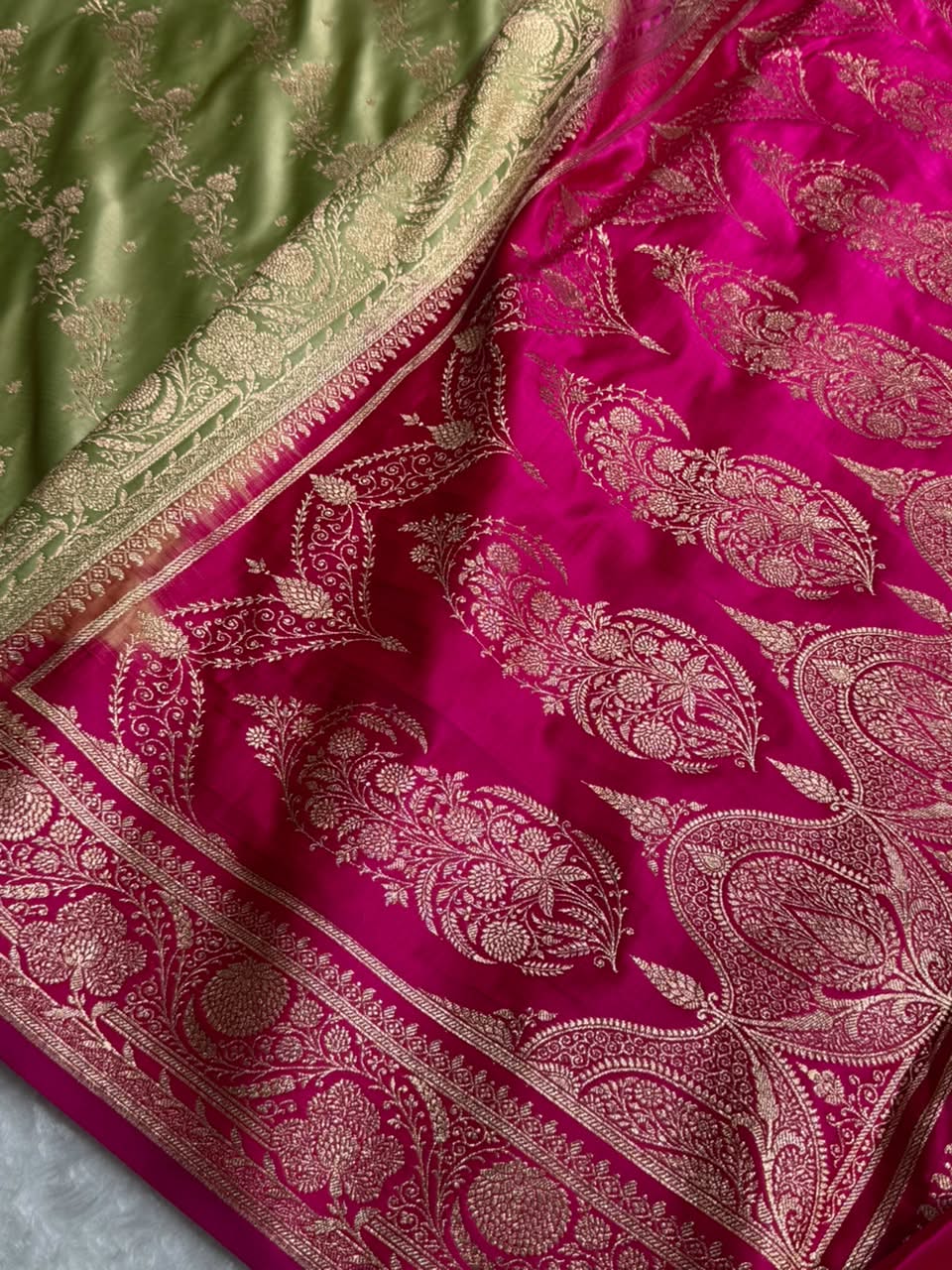 Mehendi \ Rani Contrast Satin Katan Saree Floral Cross Pattern SK156