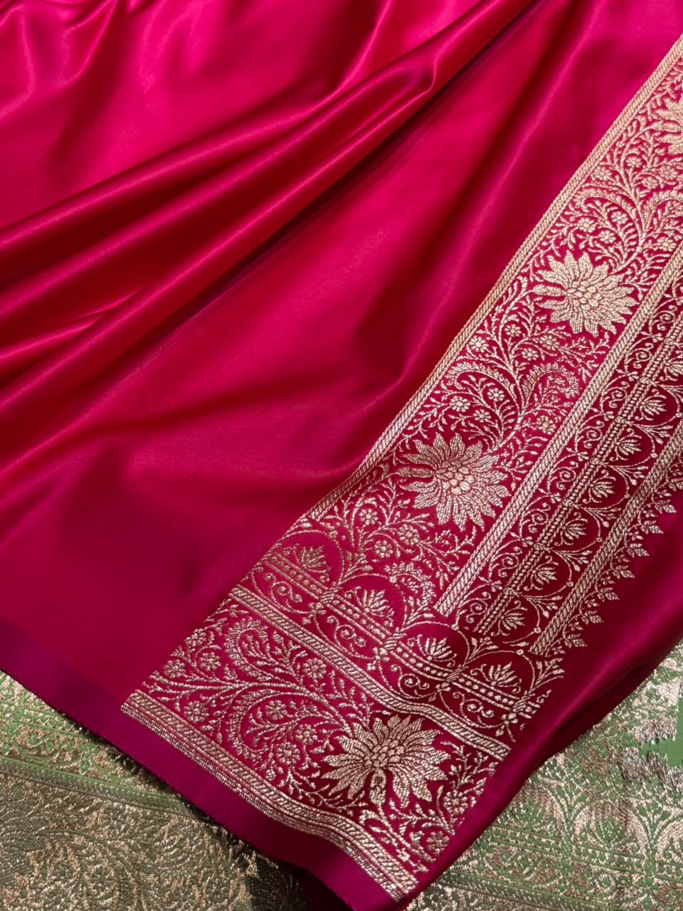 Green / Rani Pink green Contrast Satin Katan Saree Floral Cross Pattern SK155