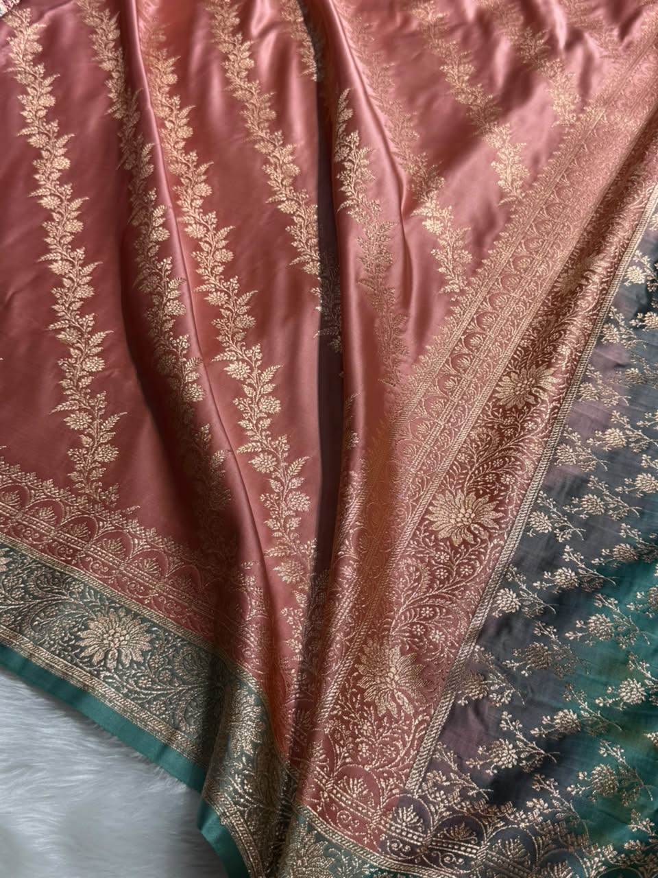 Peach \ Teal Green Contrast Satin Katan Saree Floral Cross Pattern SK155
