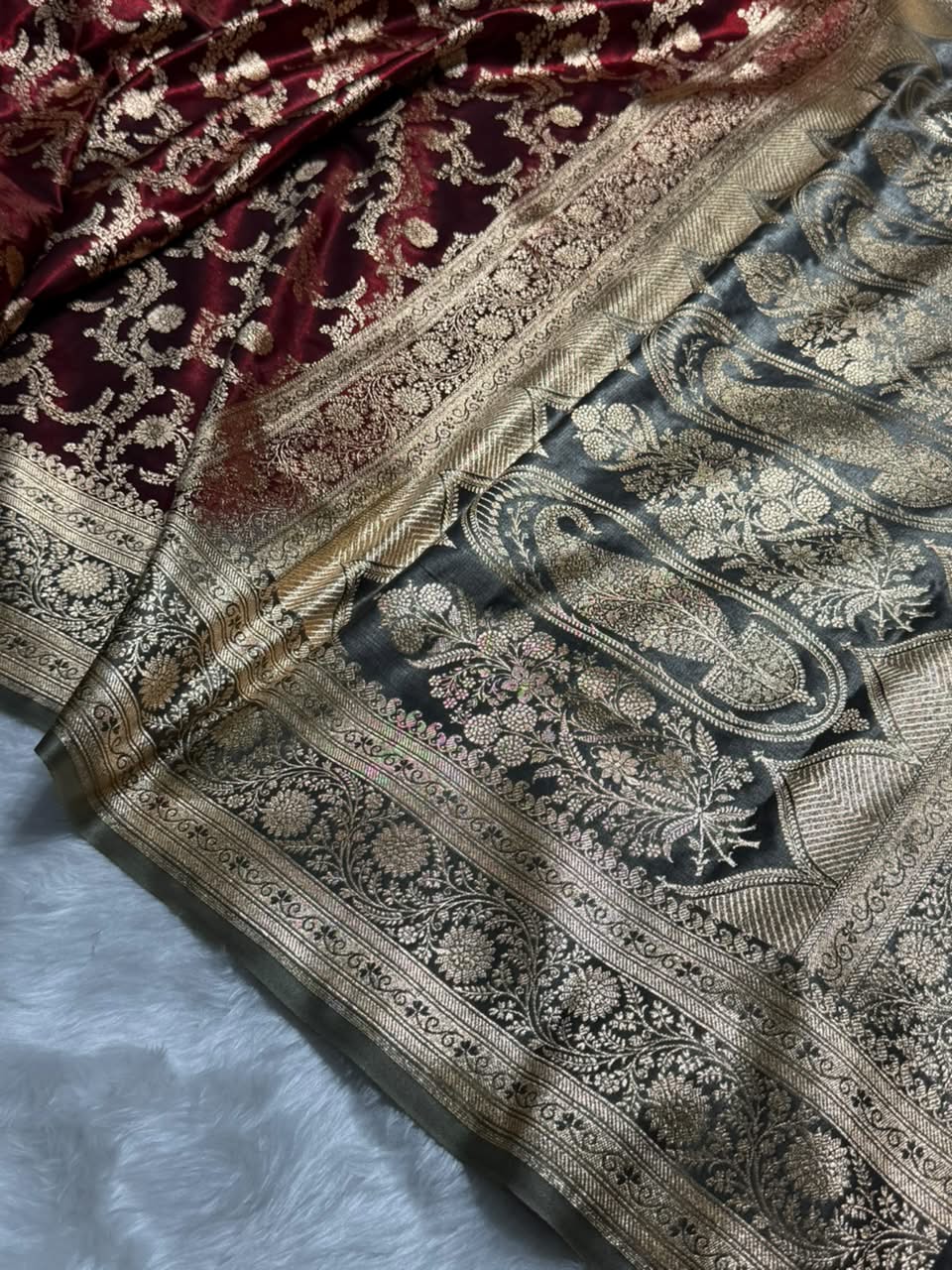 Maroon \ Grey Contrast Shades Jaal Pattern Banarasi Satin Silk Saree SS47
