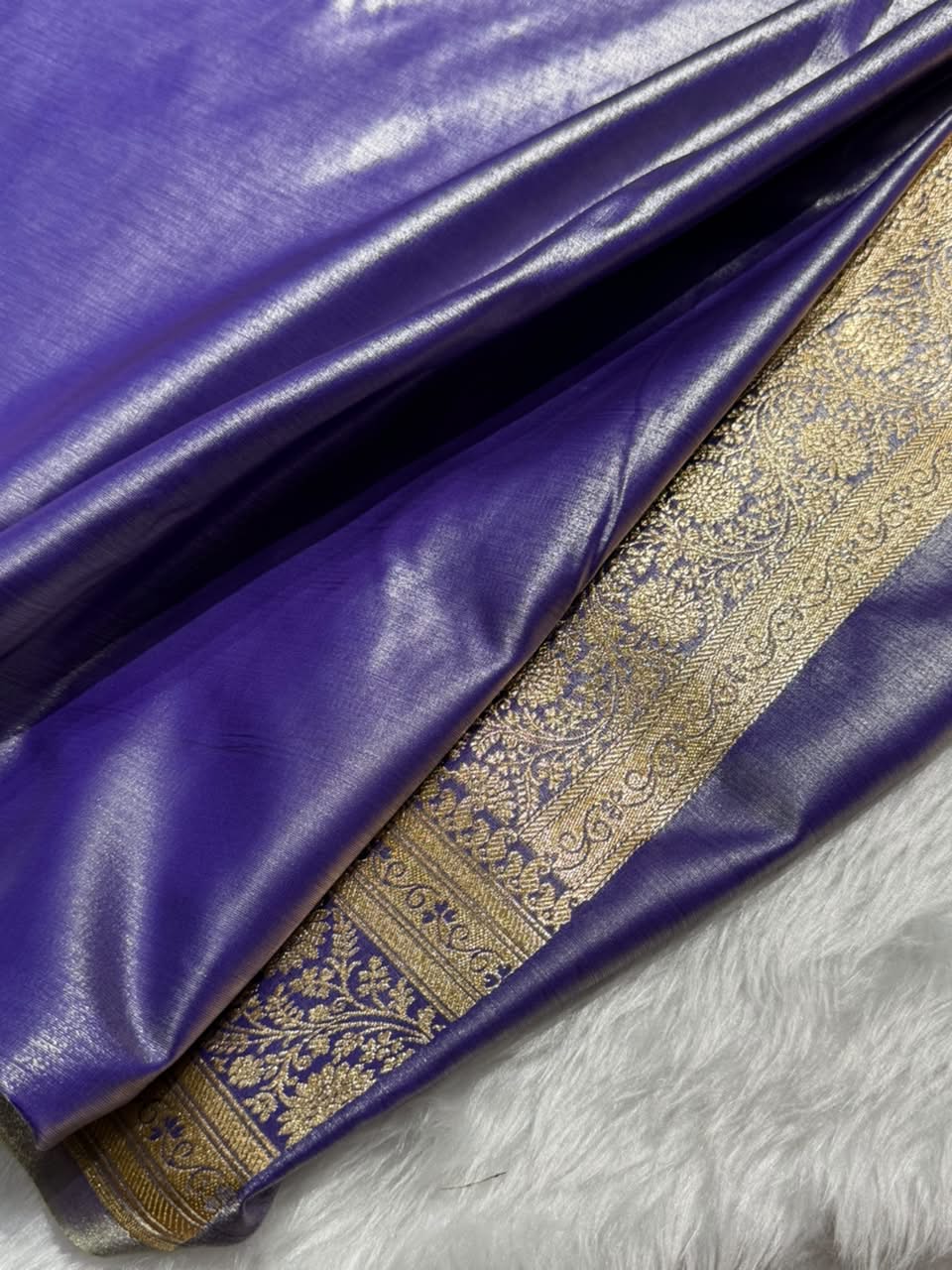 Cross Wine \ Lavender Contrast Shades Jaal Pattern Banarasi Satin Silk Saree SS47