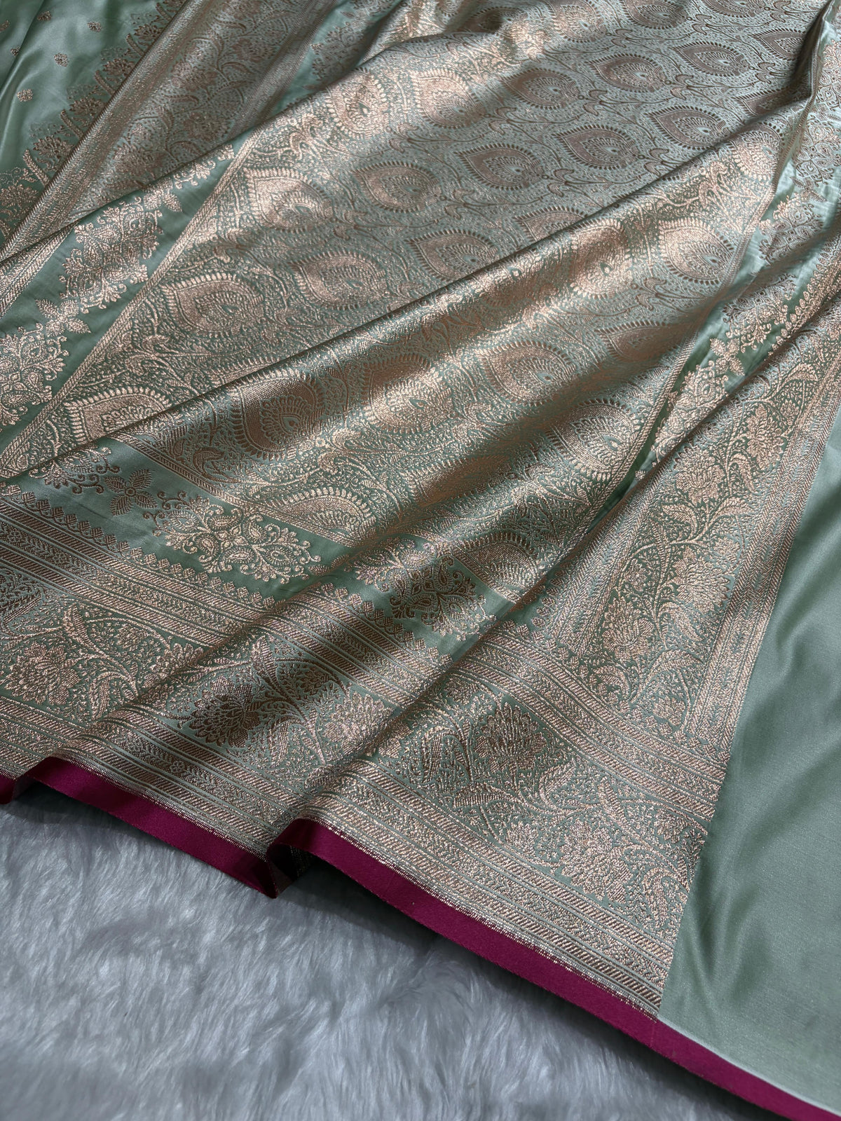 Banarasi Katan Silk Saree In  Pista Shades SK08