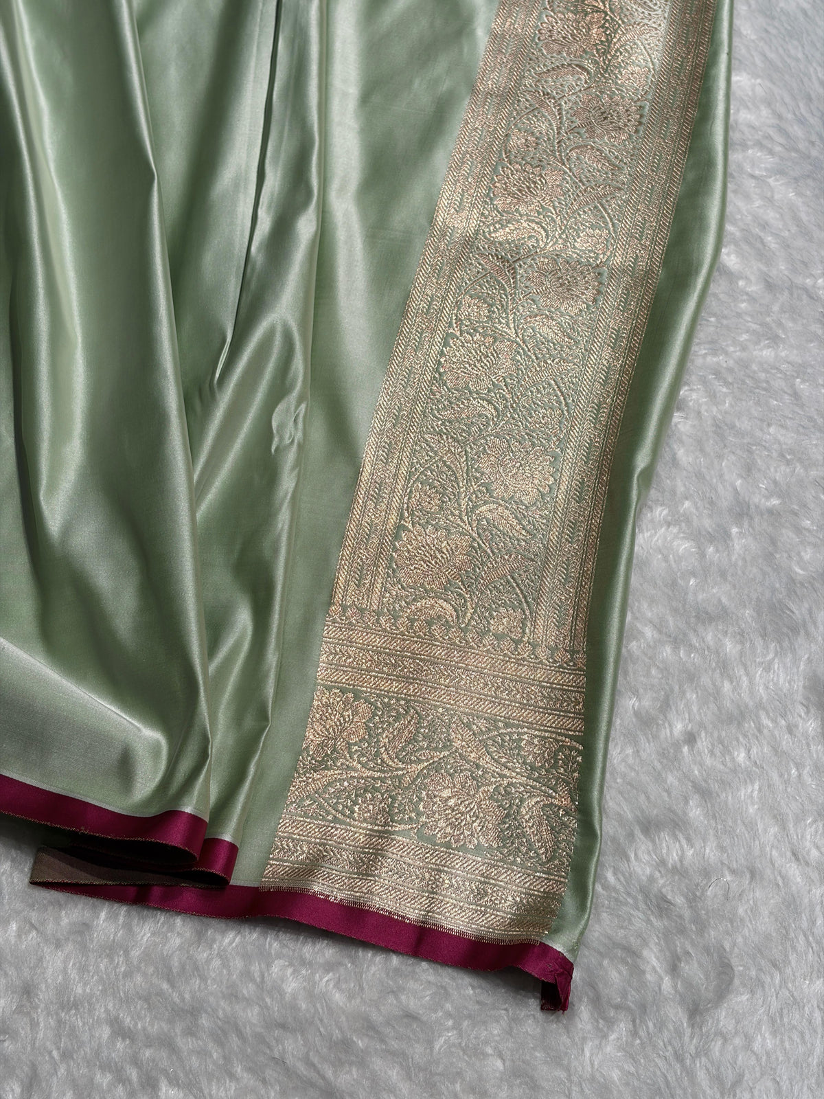 Banarasi Katan Silk Saree In  Pista Shades SK08