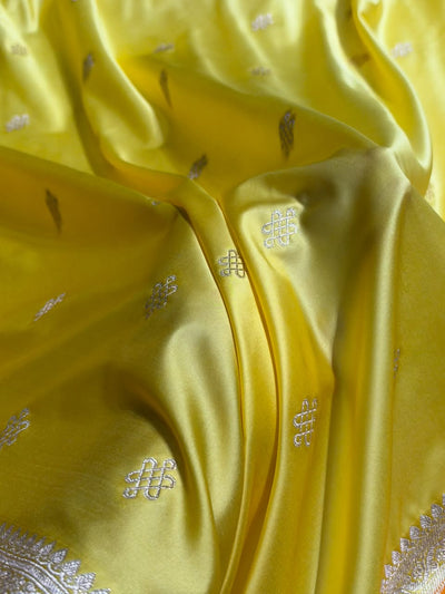 Banarasi Floral Booti Pattern in Yellow Shades Floral Mashru Silk Saree MCS101