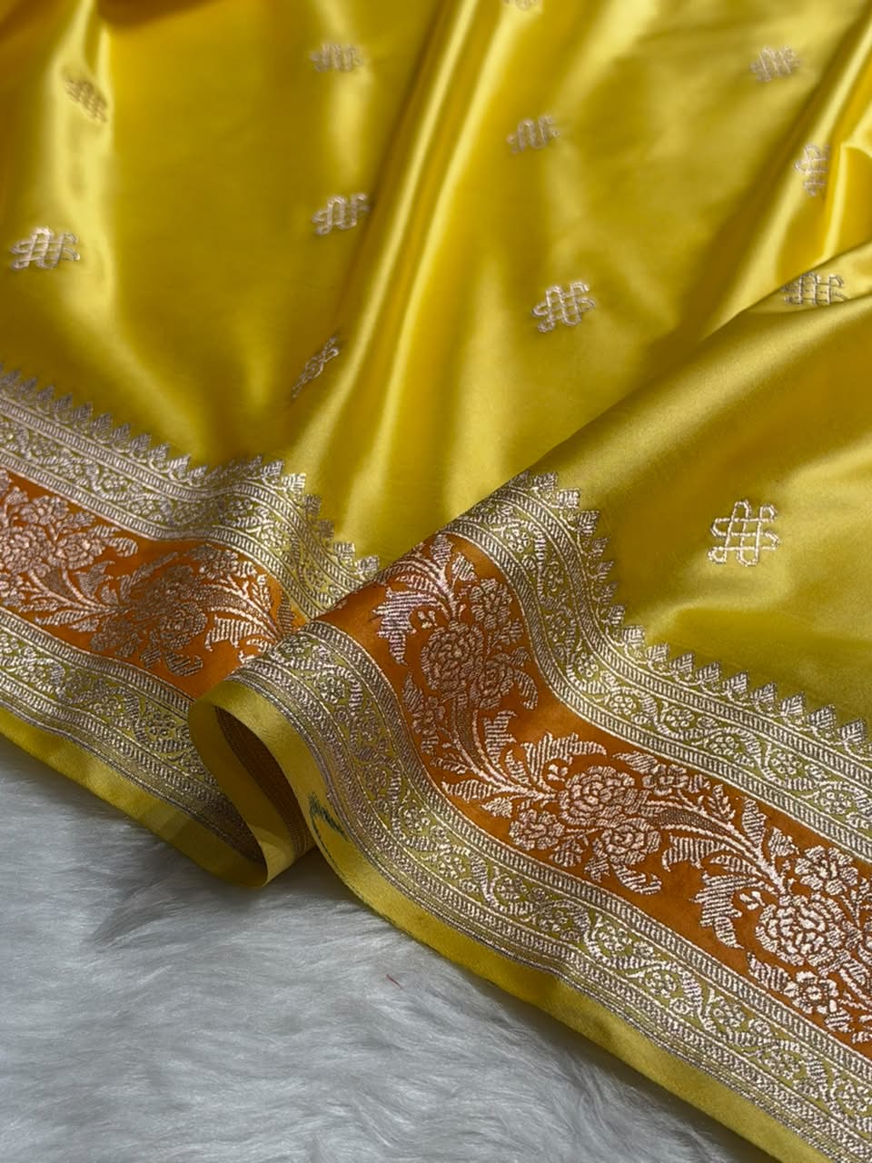 Banarasi Floral Booti Pattern in Yellow Shades Floral Mashru Silk Saree MCS101