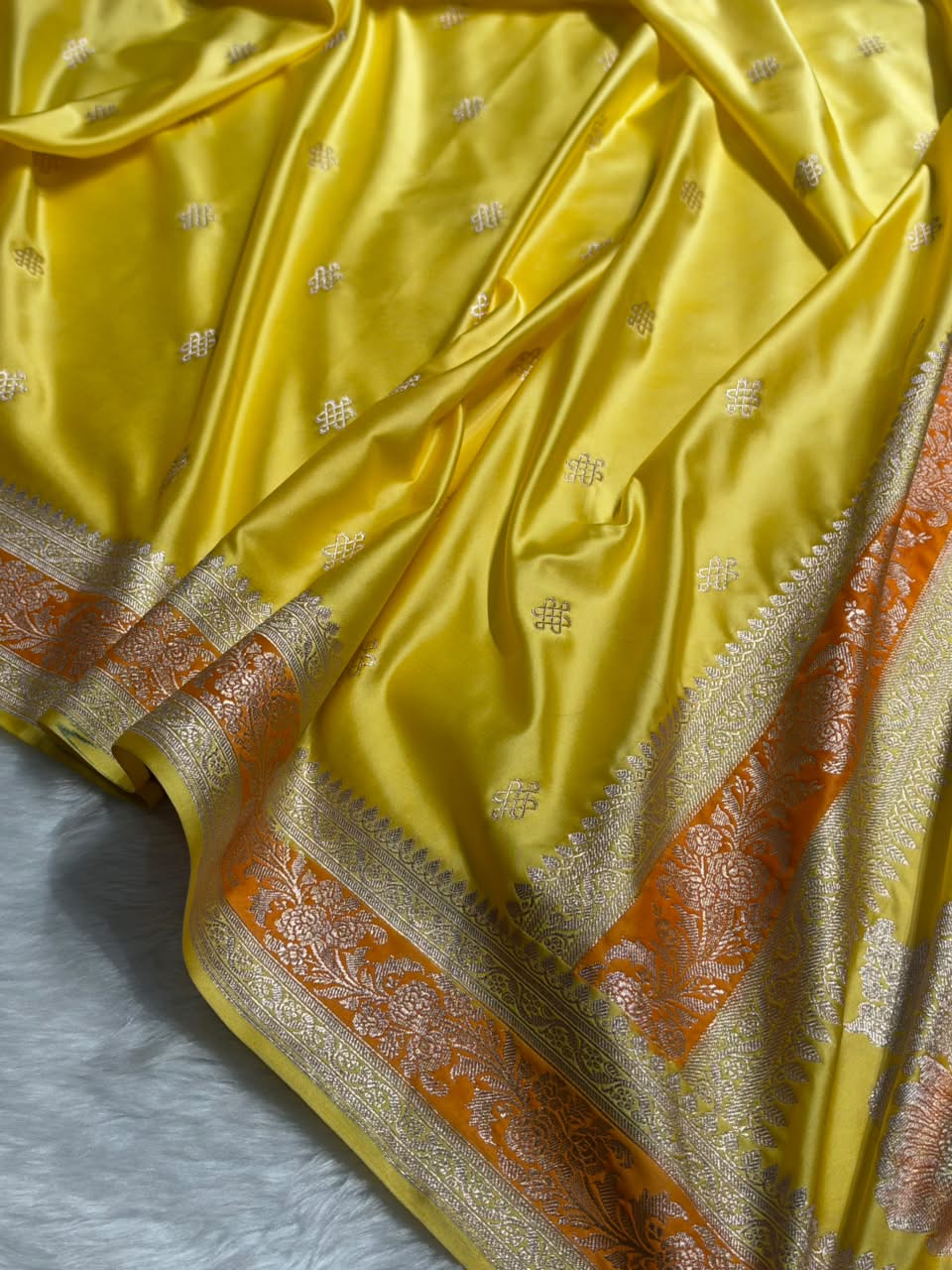 Banarasi Floral Booti Pattern in Yellow Shades Floral Mashru Silk Saree MCS101