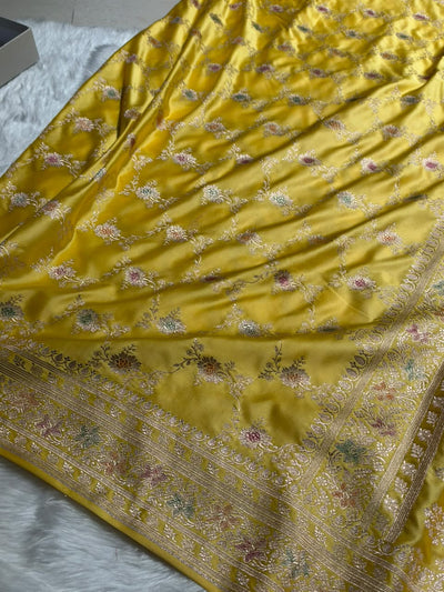 Yellow Shades Banarasi Minakari Floral Jaal Mashru Silk Saree MCS109