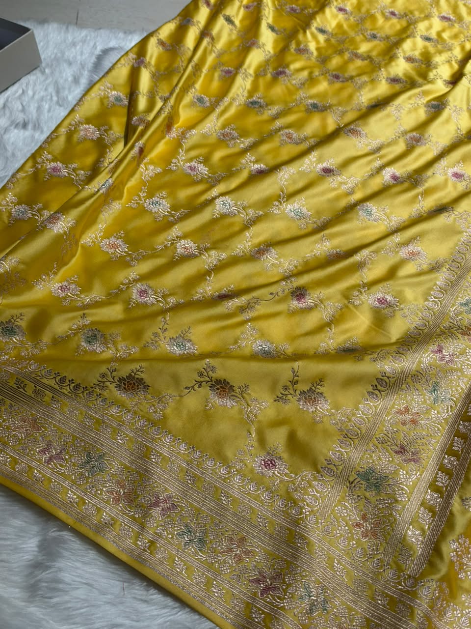 Yellow Shades Banarasi Minakari Floral Jaal Mashru Silk Saree MCS109
