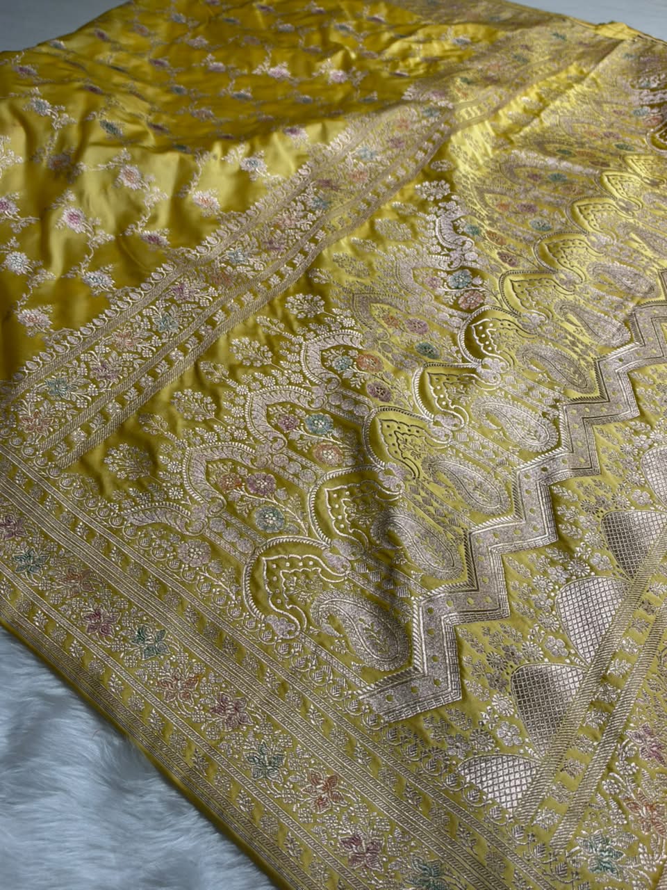 Yellow Shades Banarasi Minakari Floral Jaal Mashru Silk Saree MCS109