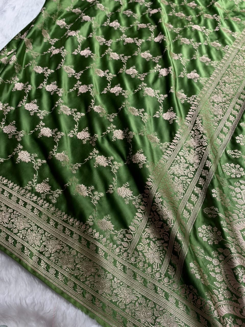 Mahendi Green  Shades Banarasi Floral Jaal Mashru Silk Saree MCS109