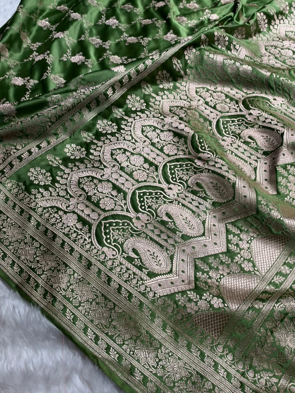 Mahendi Green  Shades Banarasi Floral Jaal Mashru Silk Saree MCS109