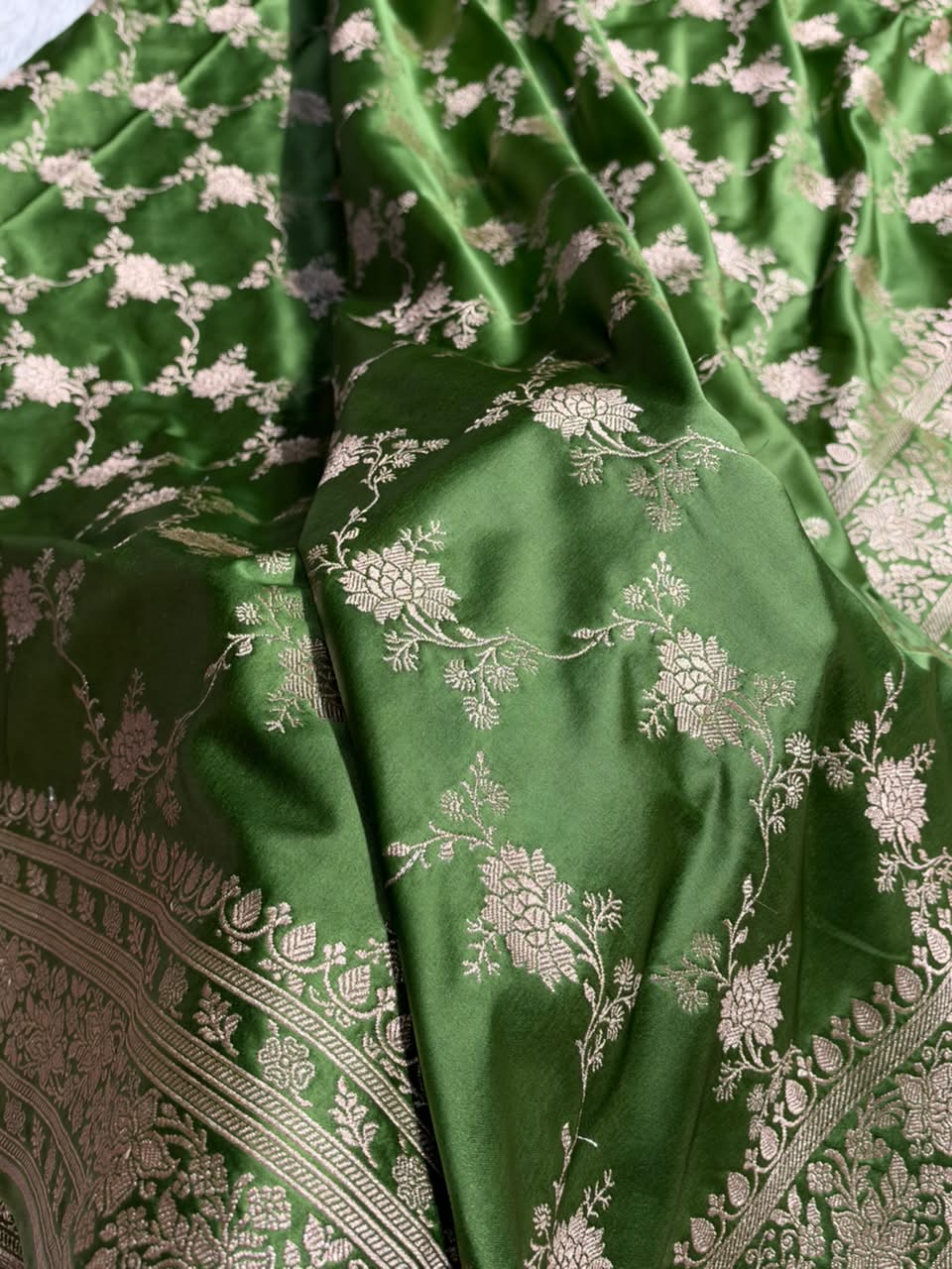 Mahendi Green  Shades Banarasi Floral Jaal Mashru Silk Saree MCS109