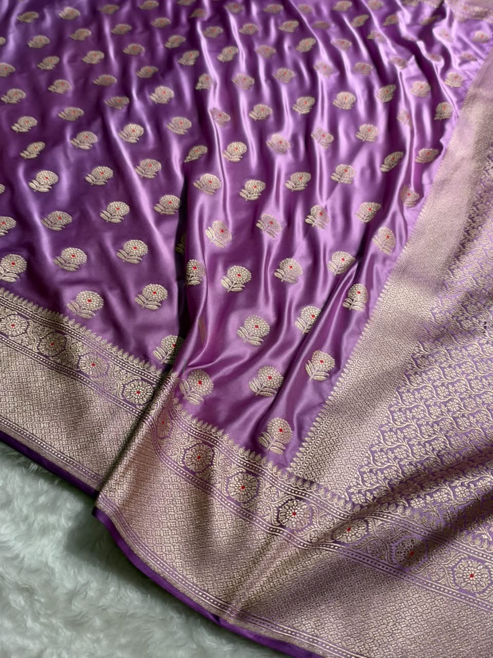 Lavender Shade With Floral Boota MCS108