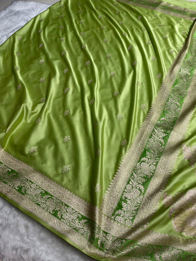 Banarasi Floral Booti Pattern in Green Shades Floral Mashru Silk Saree MCS101