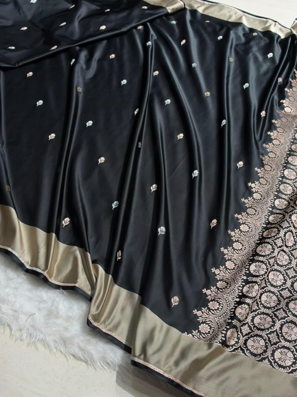 Black With Gold Shades Border Banarasi Booti Pattern Mashru Silk Saree MSM-141