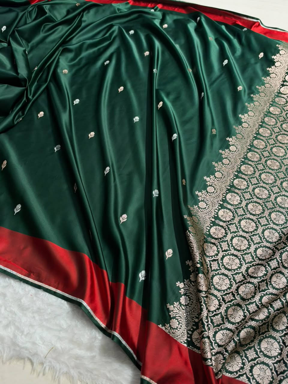 Bottle Green With Red Maroon Shades Border Banarasi Booti Pattern Mashru Silk Saree MSM-141