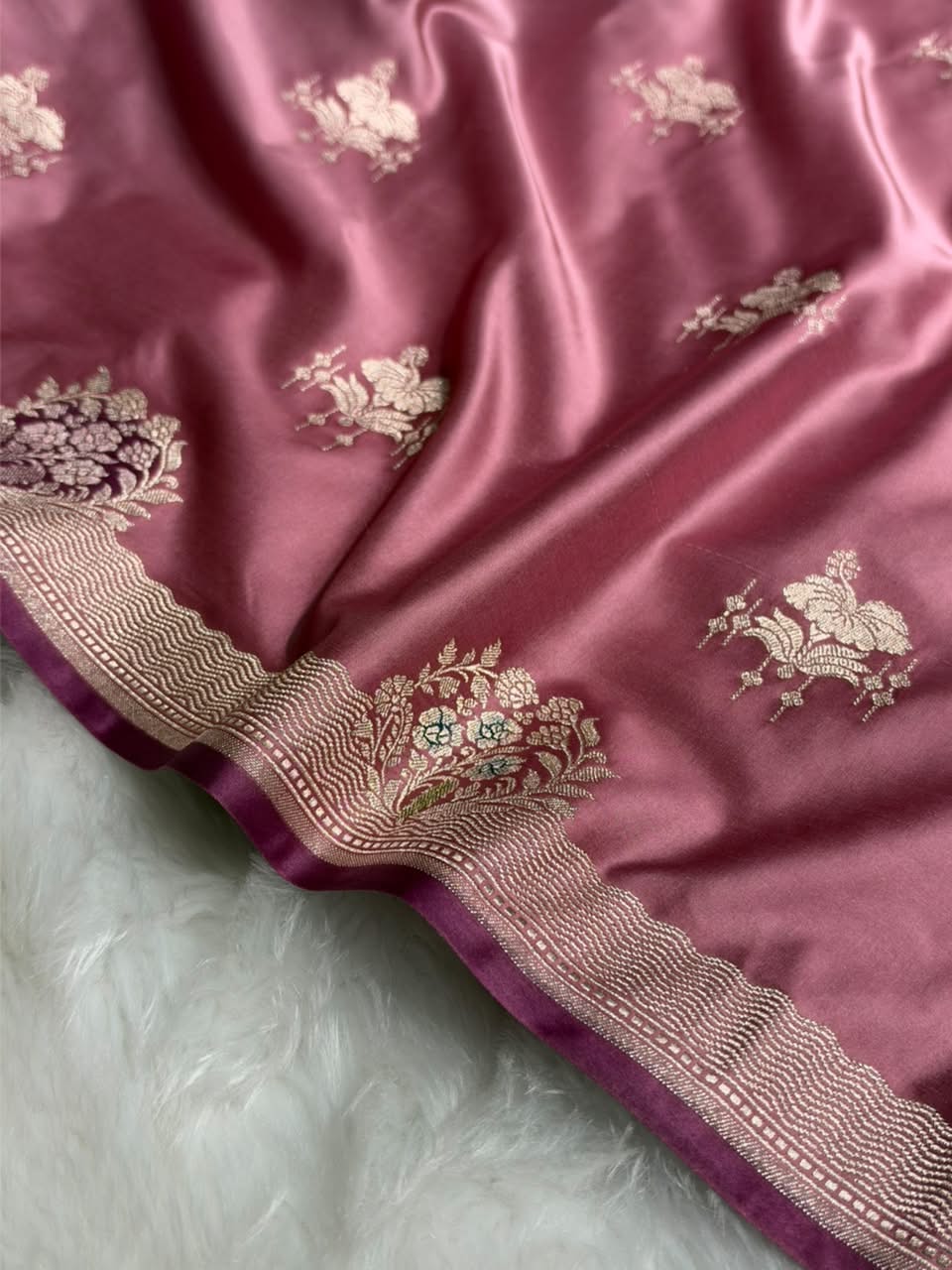 Banarasi Dusty Mauve Pink Shades Floral Mashru Minakari Work Silk Saree MCS87