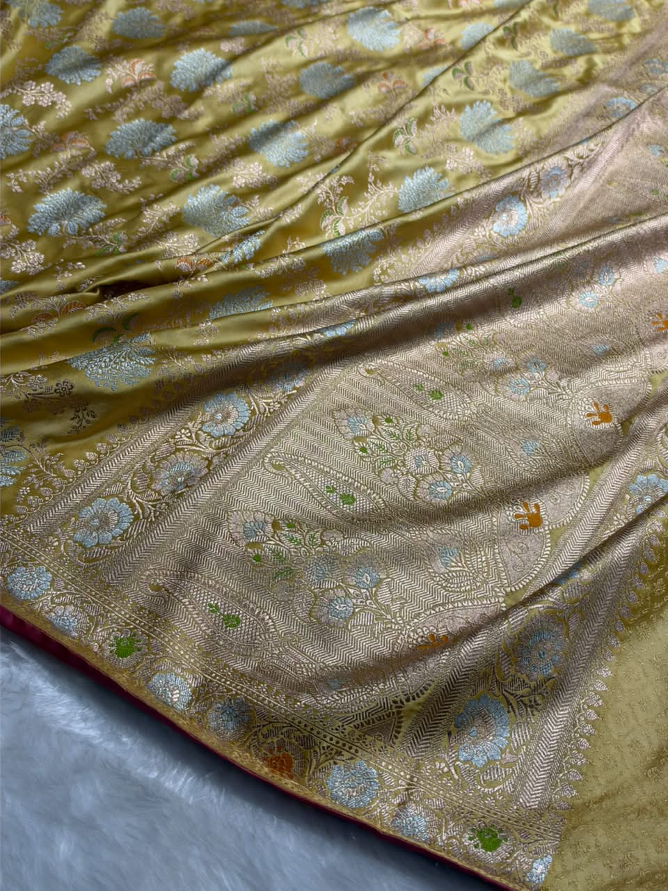 Banarasi Floral Minakari Jaal Pattern in Mustard Yellow Shades Floral Mashru Silk Saree MCS100