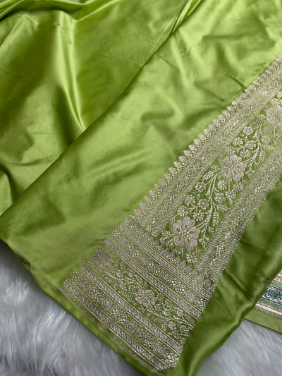 Pista Green Shade With Polka Dota  Booti MCS107