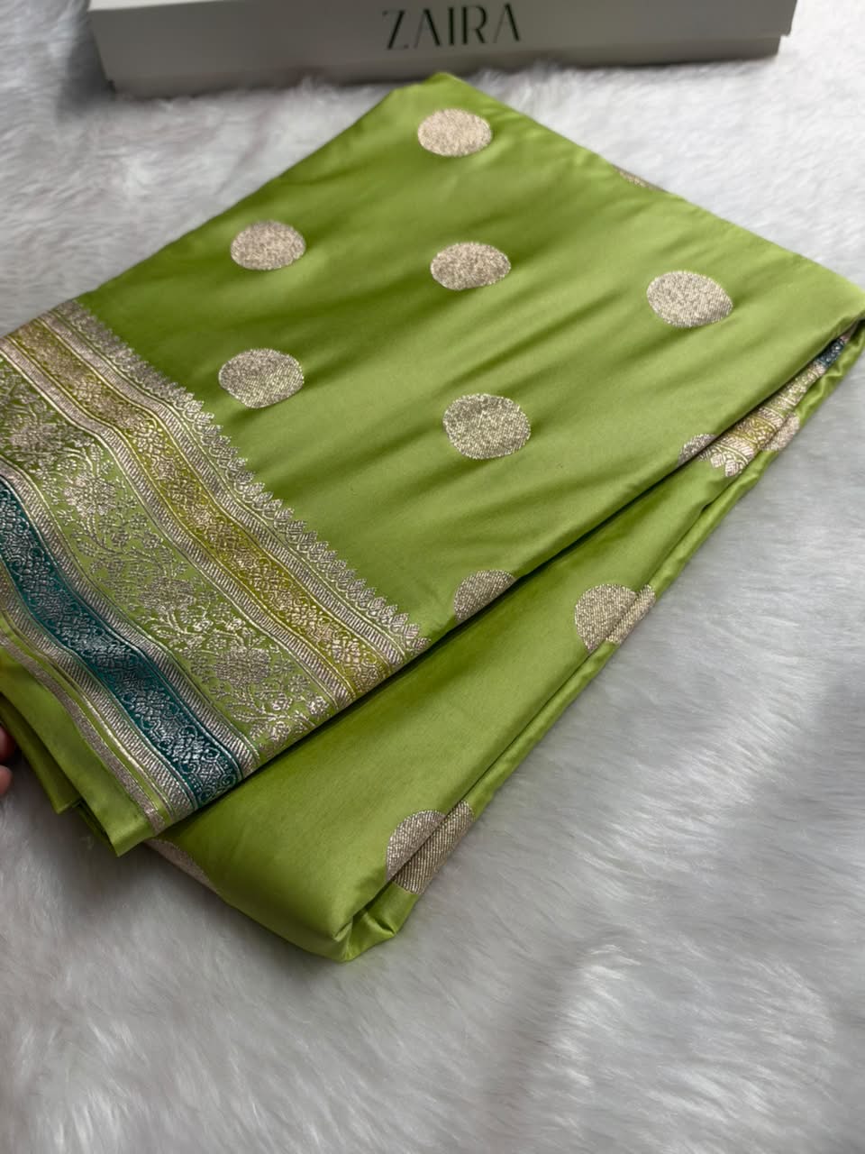 Pista Green Shade With Polka Dota  Booti MCS107