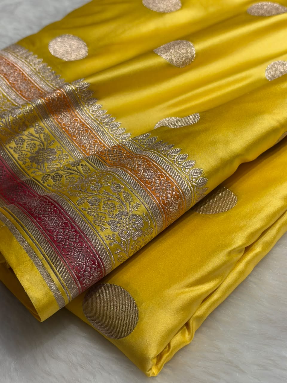 Yellow Shade With Polka Dota  Booti MCS107
