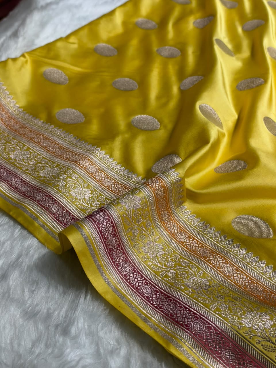 Yellow Shade With Polka Dota  Booti MCS107