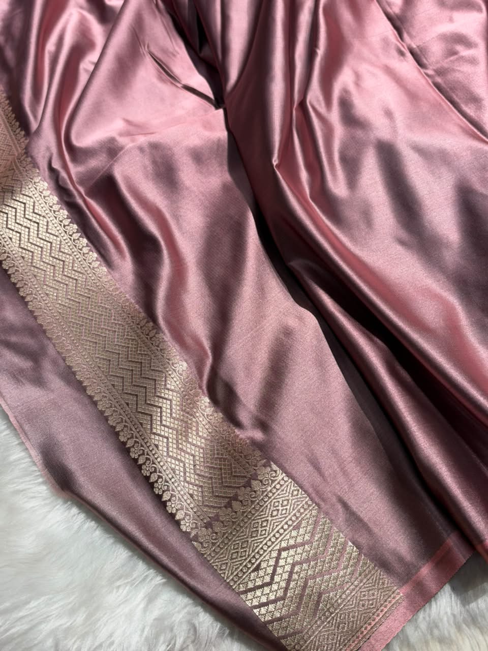 Copper Shades Jamawar Tanchoi Motif Mashru Silk Saree MST-17