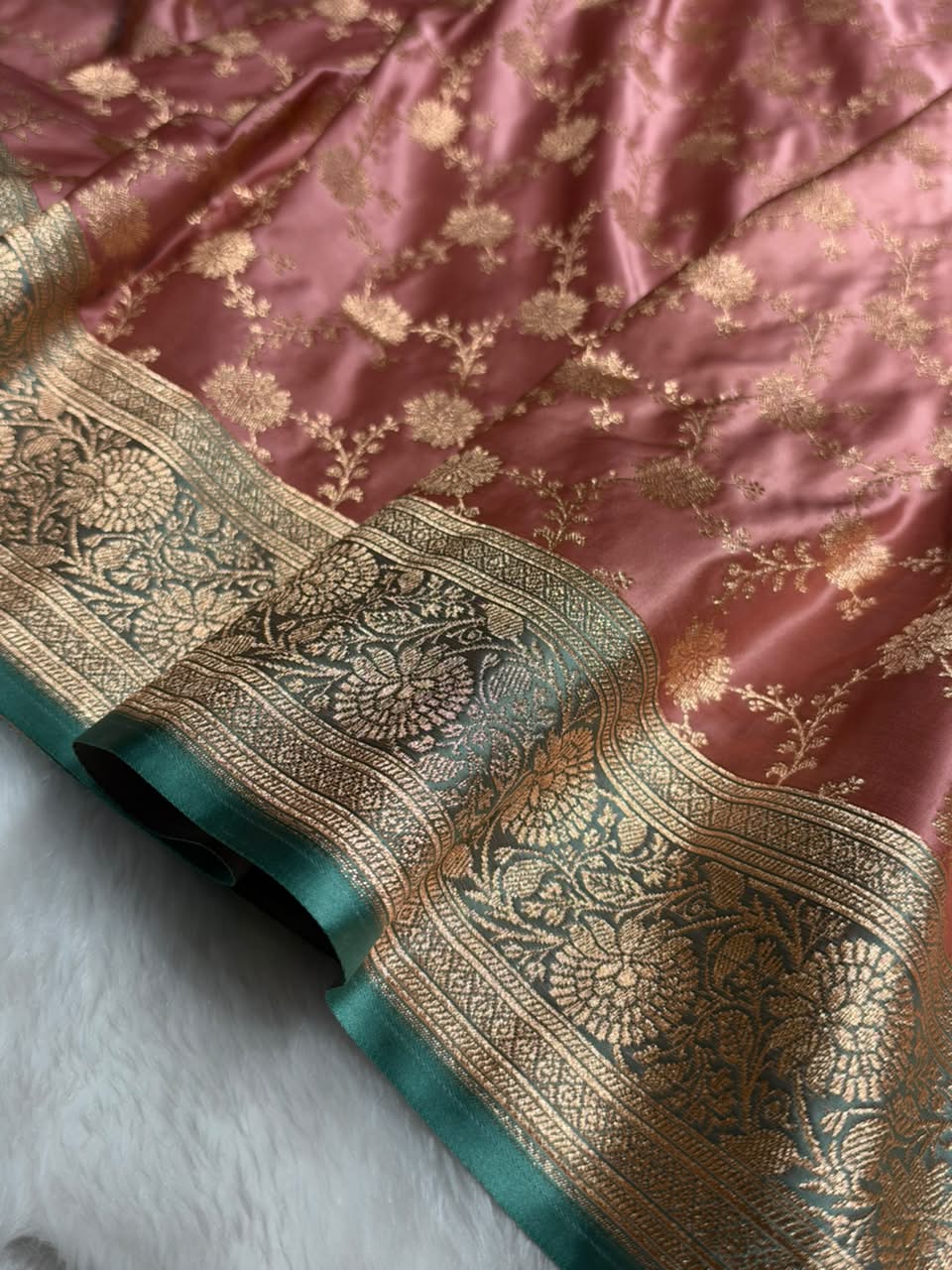Banarasi Satin Katan Saree in Contrast Peach - SeaGreen Shades SK132