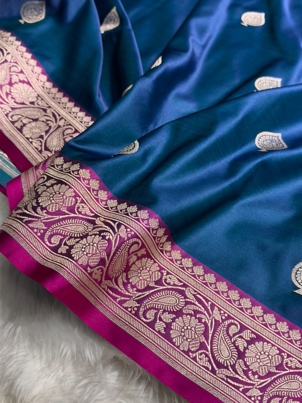 Contrast German Blue / Magenta Shade Banarasi Booti Pattern Mashru Silk Saree MSM-140