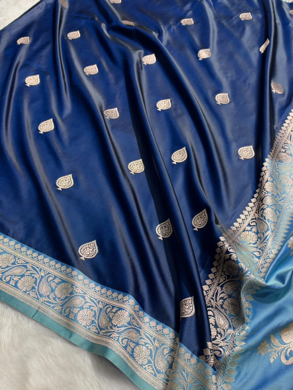 Contrast Navy Blue / Sky Blue Shade Banarasi Booti Pattern Mashru Silk Saree MSM-140