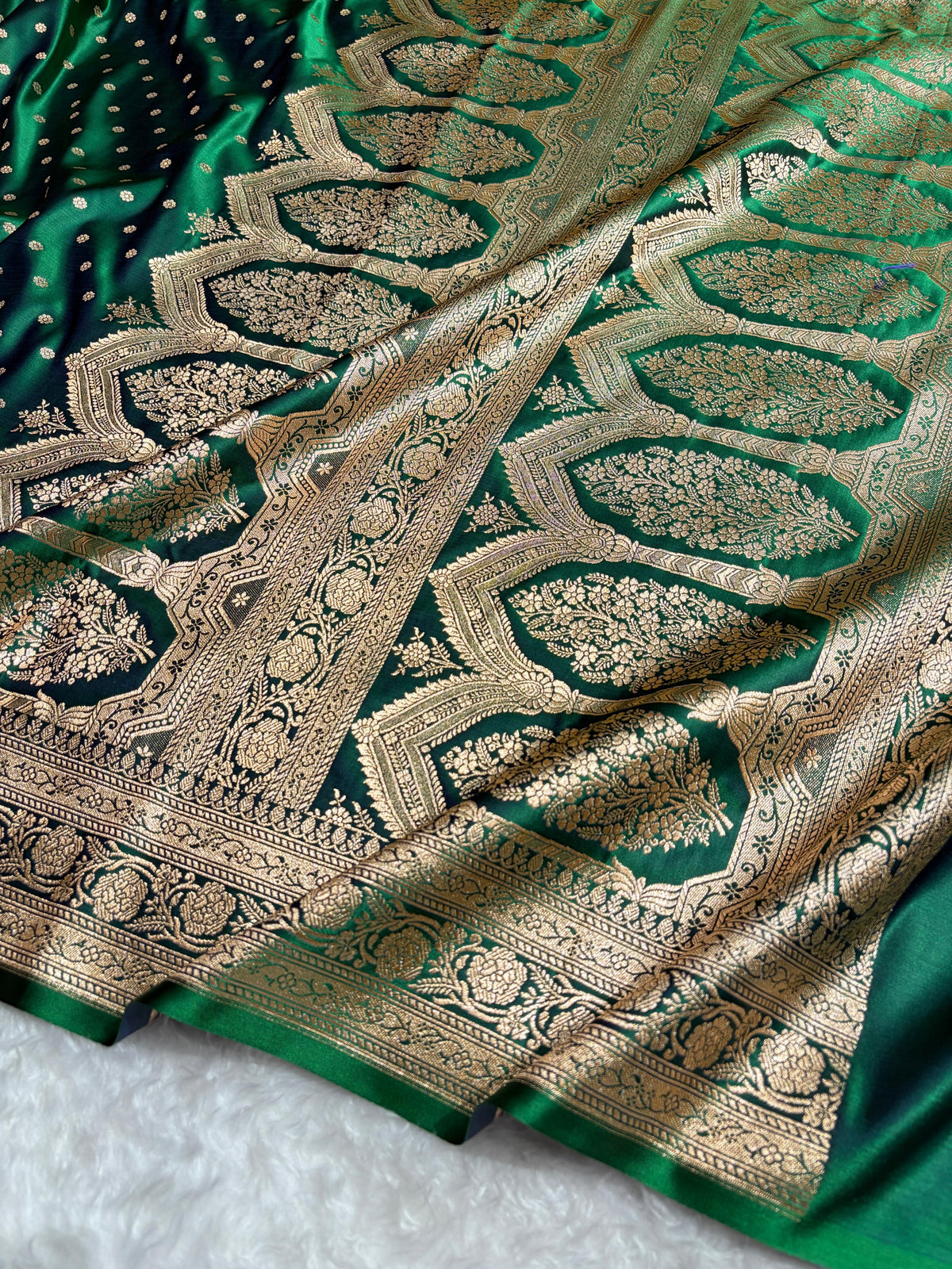 Banarasi Bottle Green Booti Katan Silk Saree SK01