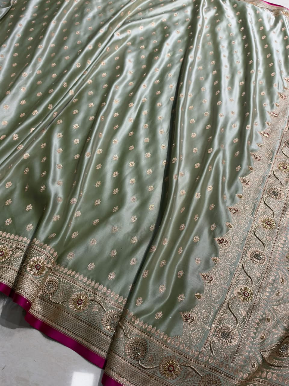 Banarasi Light Pista Shades With Ari Zardozi Work Booti Katan Silk Saree BSK07