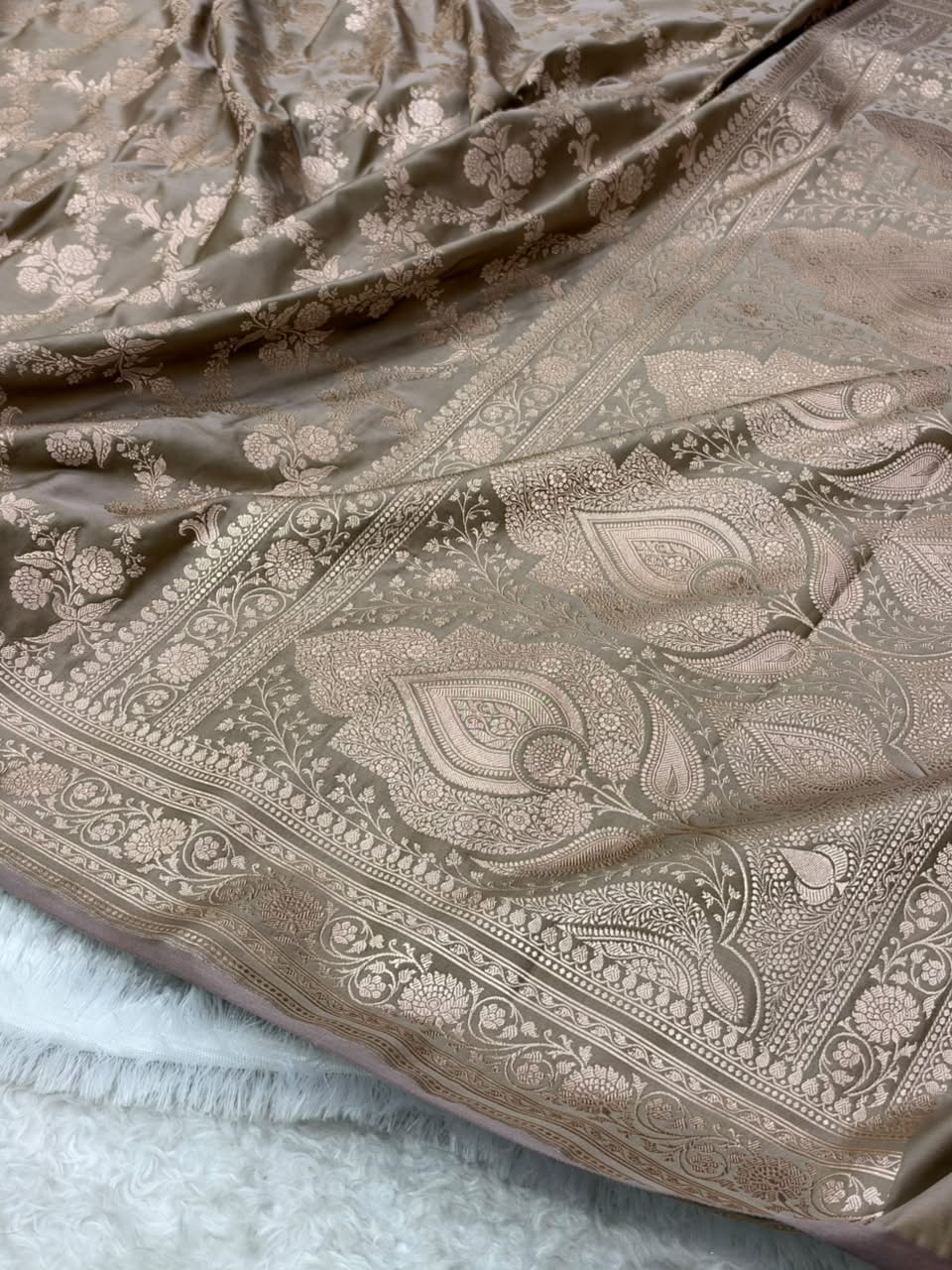 Olive Grey Shades Banarasi With Floral Jaal Pattern Mashru Silk Saree MSM-130