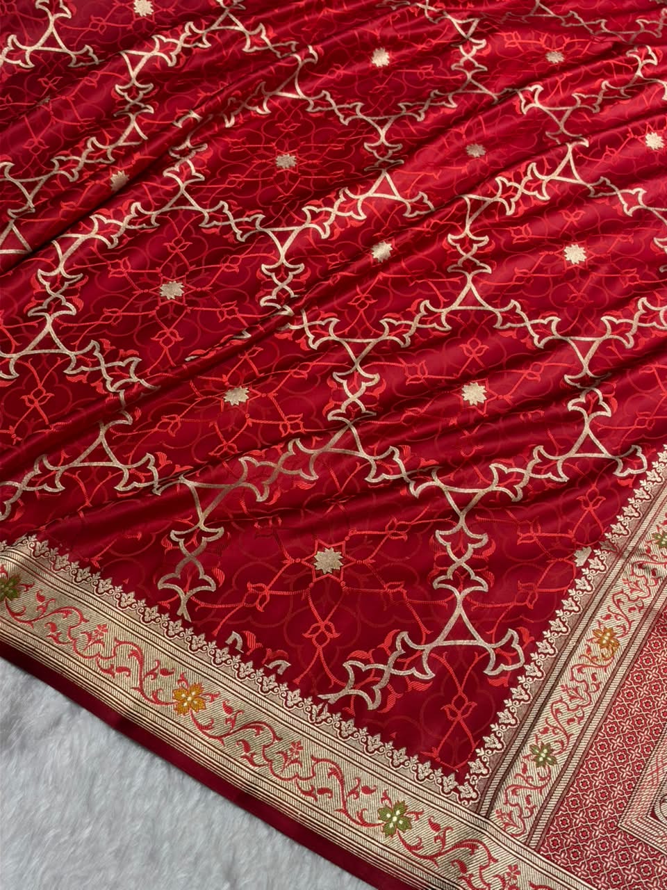 Banarasi Premium Reddish Maroon Satin Katan with Tanchoi Pattern SK164