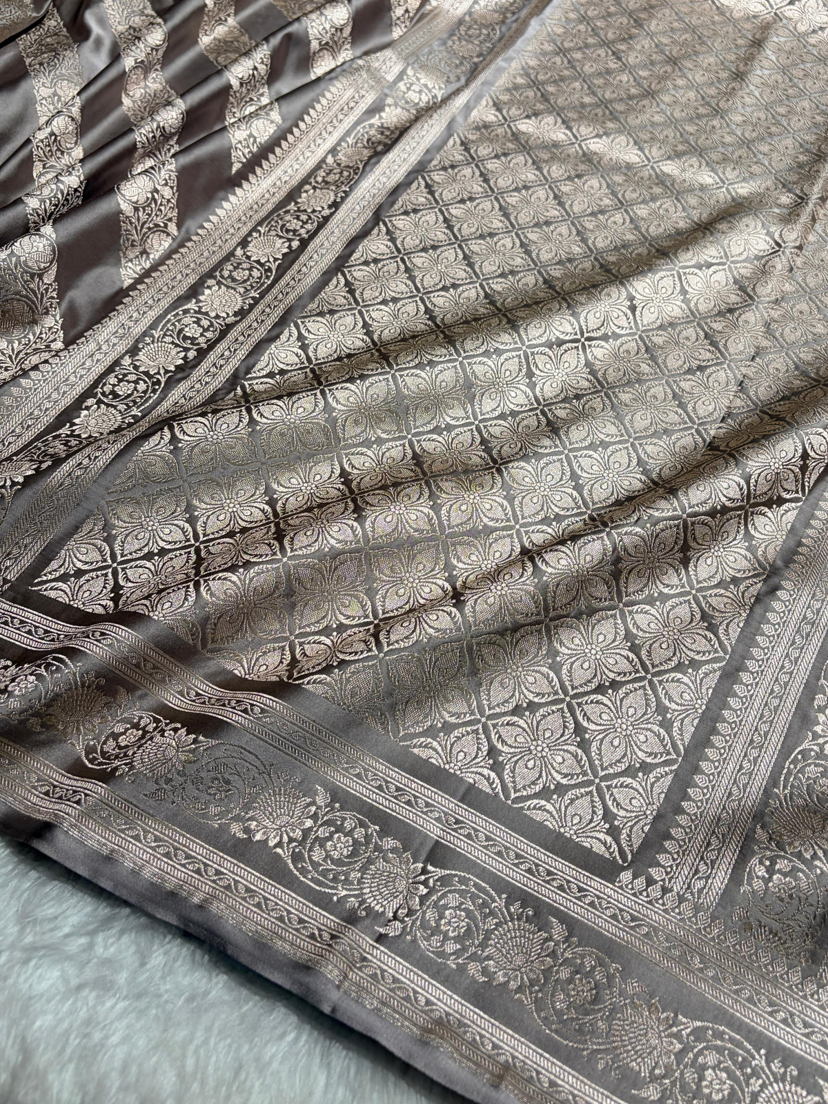 Light Olive Shades Banarasi Cross Pattern Floral Mashru Silk Saree MSM-102
