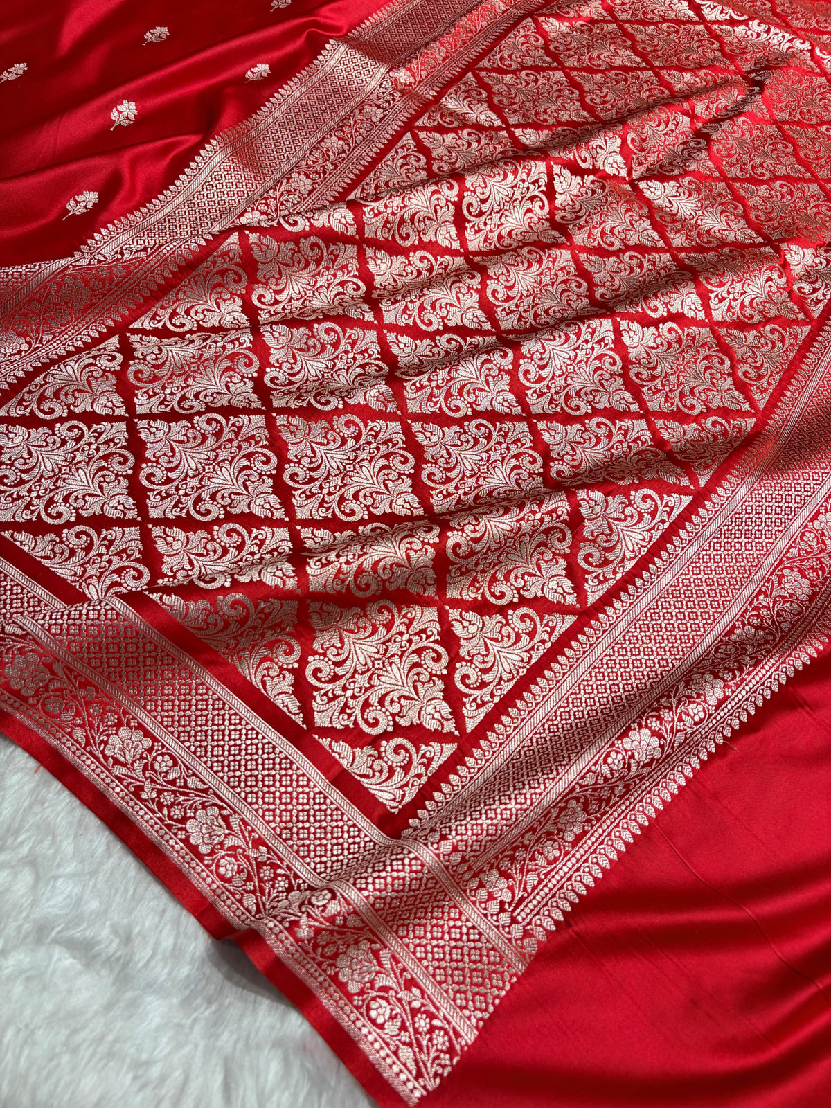 Red Shades Banarasi Boota Pattern Floral Mashru Silk Saree MSM-148