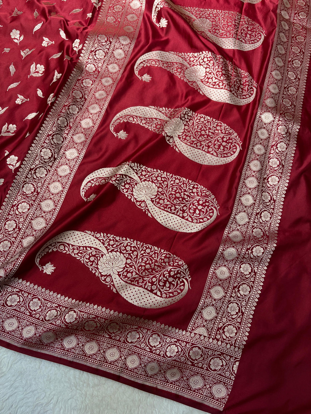 Maroon Shades Banarasi Boota Pattern Floral Mashru Silk Saree MSM-147