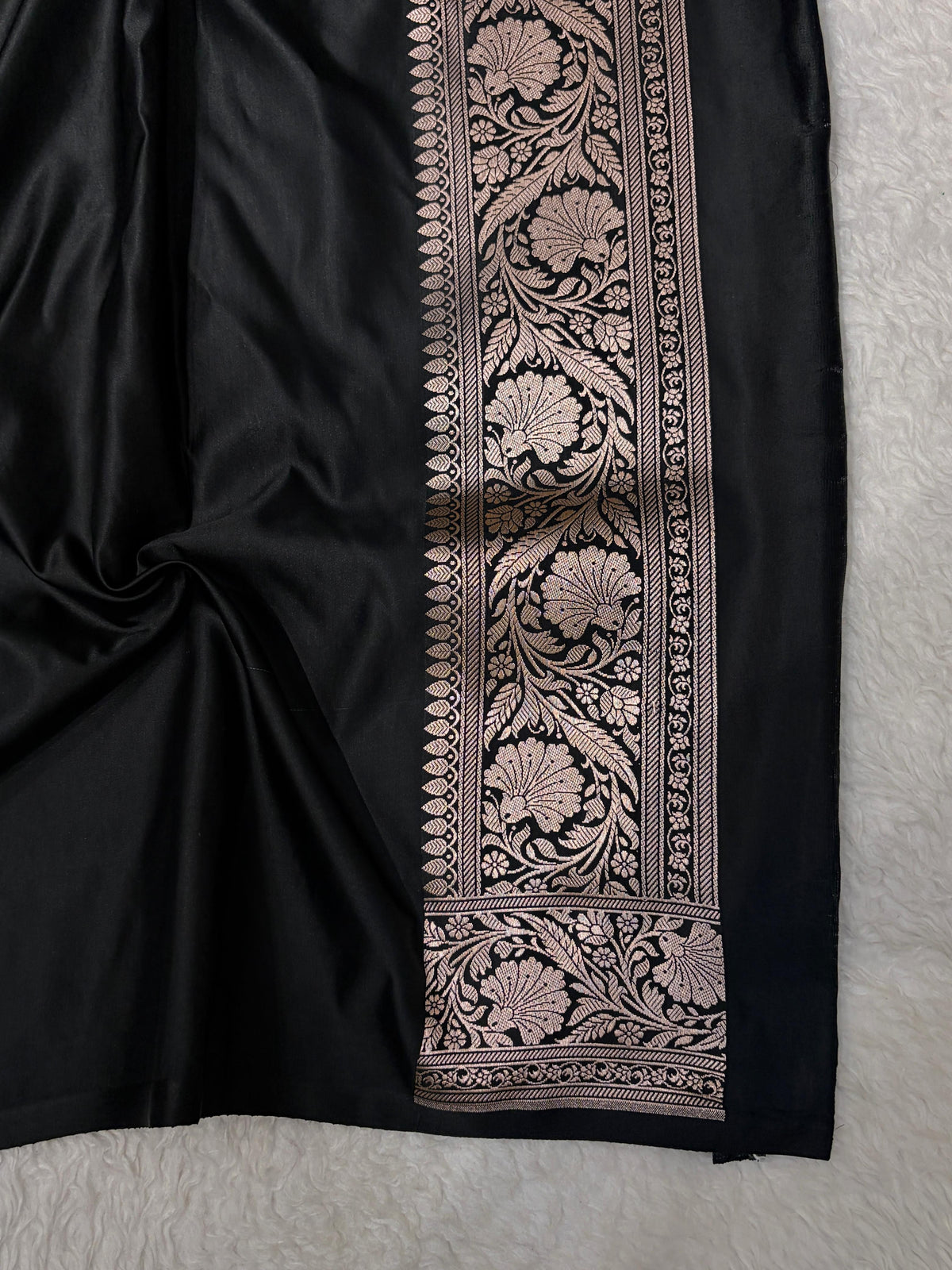 Black Shades Banarasi Boota Pattern Floral Mashru Silk Saree MSM-150