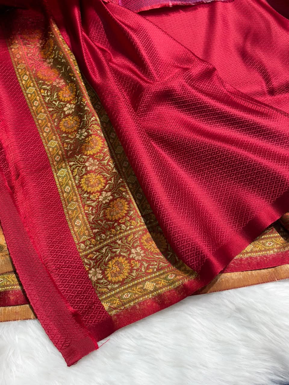 Banarasi Premium Red Satin Katan with Tanchoi Pattern SK164