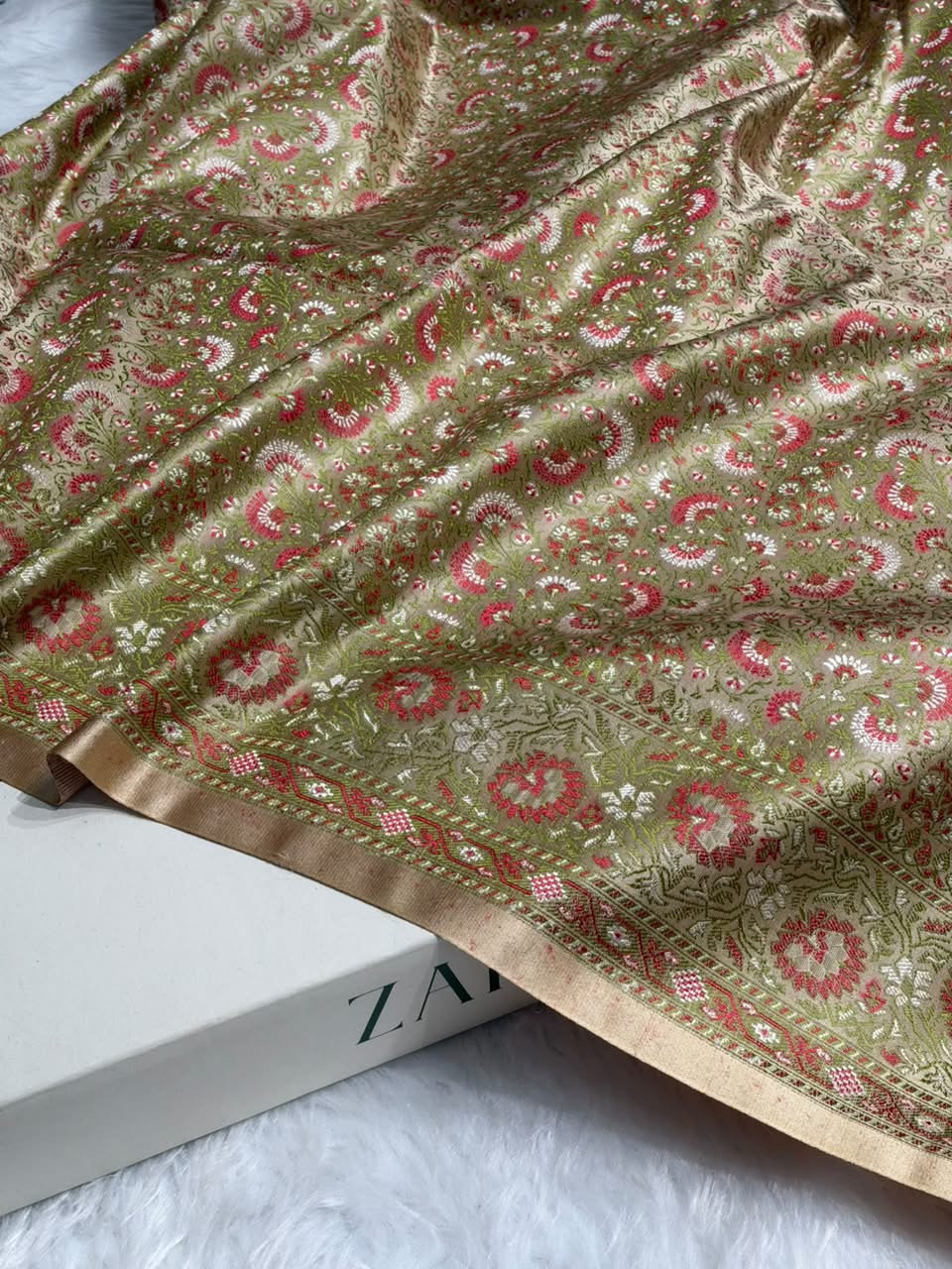 Beige Jamawar Tanchoi Katan Silk Saree SKTM-28
