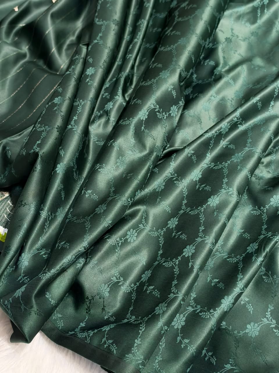 Dark Bottle Green Shades Banarasi Booti Pattern Mashru Silk Saree MSM-136
