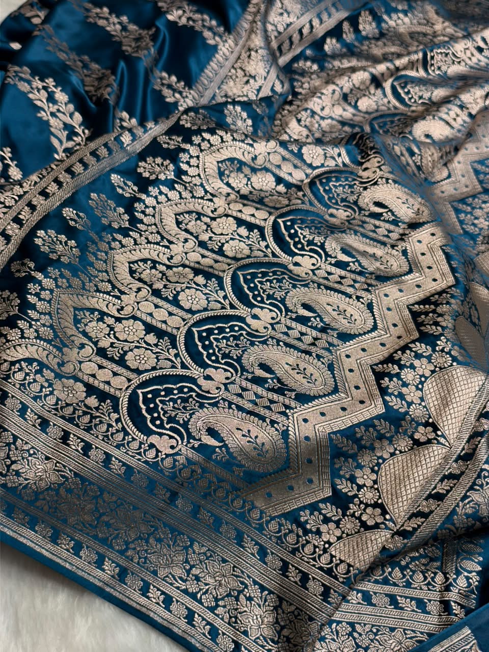 Banarasi Cross pattern in Peacock Shades Mashru silk saree MCS113