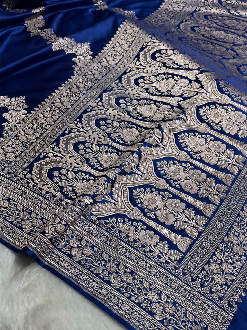 Banarasi Cross pattern in Royal Blue Shades Mashru silk saree MCS116