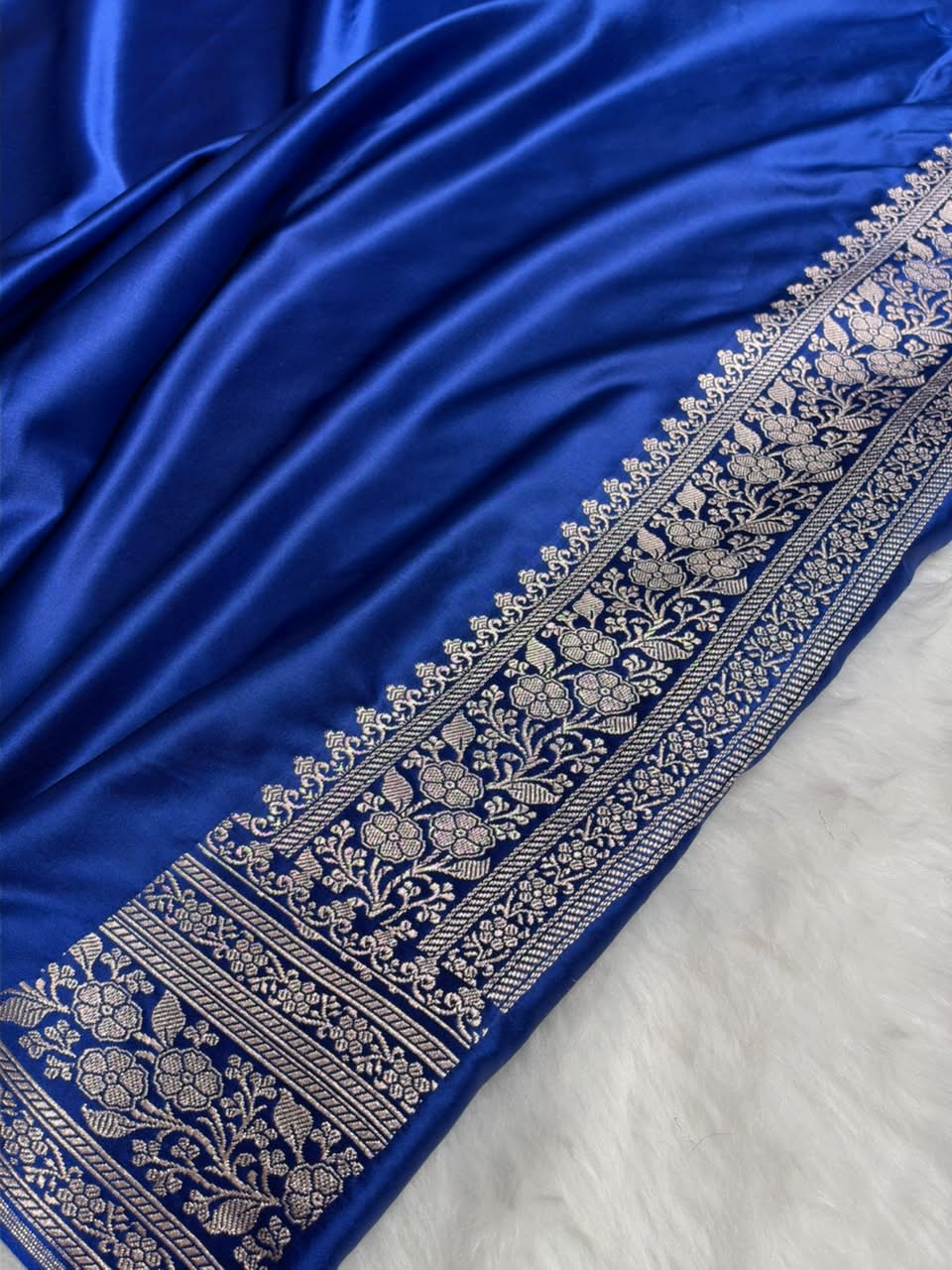 Banarasi Cross pattern in Royal Blue Shades Mashru silk saree MCS116