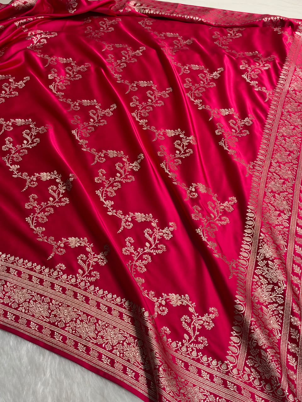 Banarasi Cross pattern in Rani  Shades Mashru silk saree MCS117