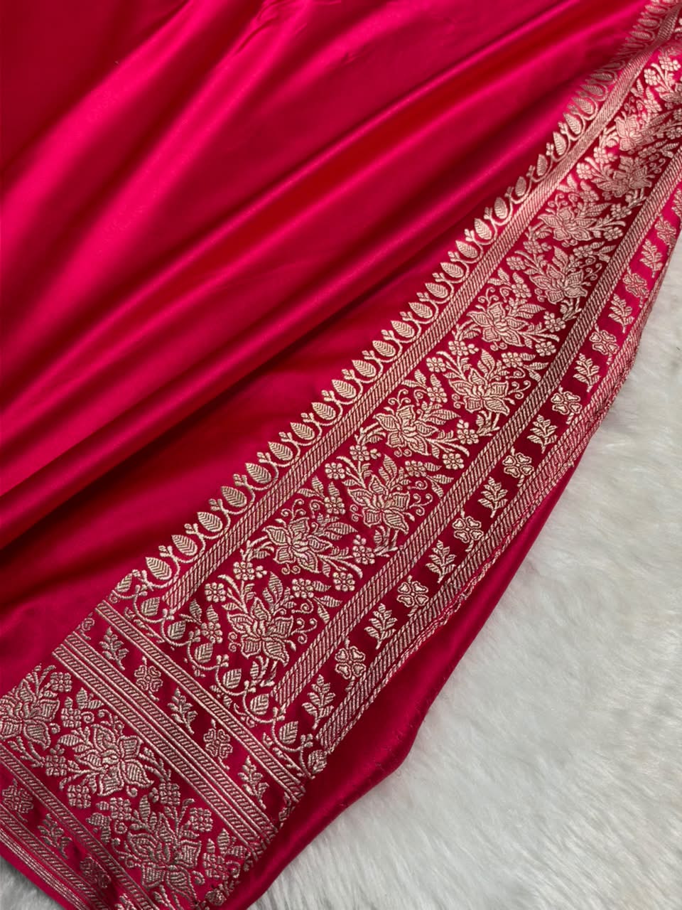 Banarasi Cross pattern in Rani  Shades Mashru silk saree MCS117