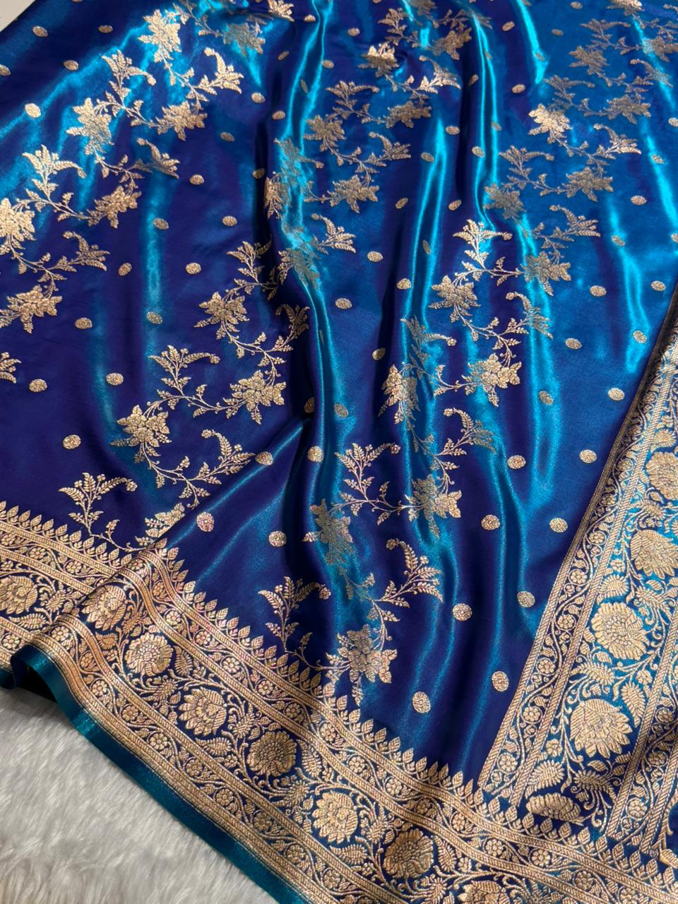 Peacock Banarasi Satin Silk Saree with Gold Floral Booti SS65